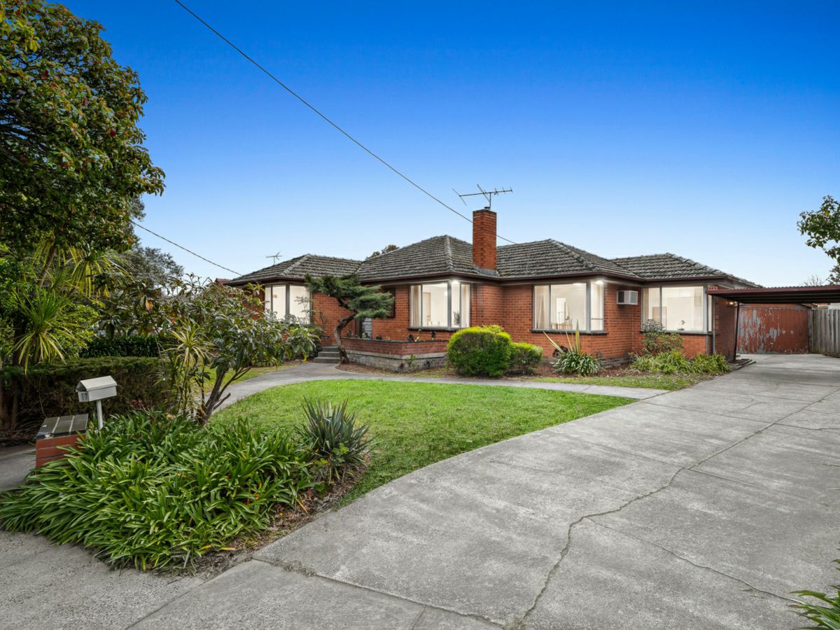 17 Risdon Drive, Notting Hill - image 1