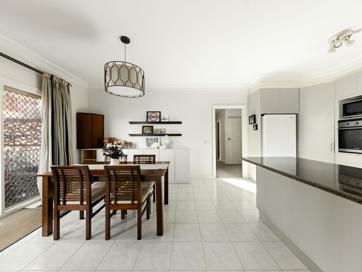 1A Haughton Court, Box Hill South - image 3