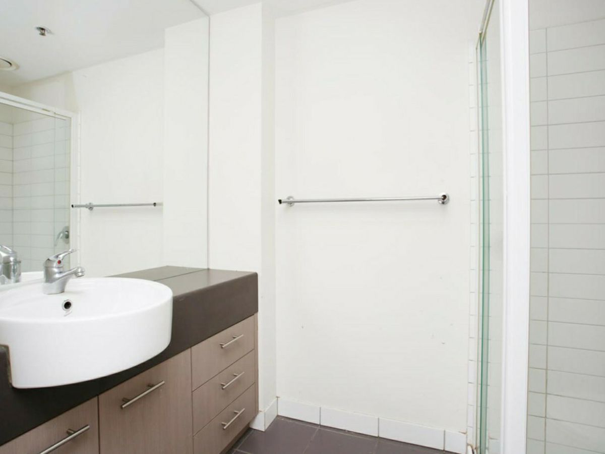 41/589 Glenferrie Road, Hawthorn - image 2