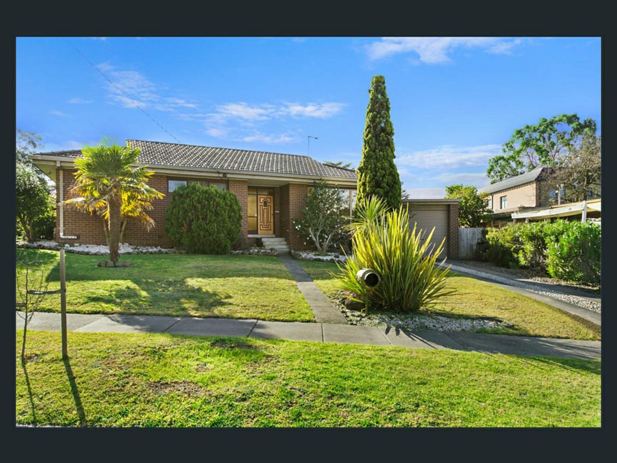 7 Larpent Street, Glen Waverley - image 1
