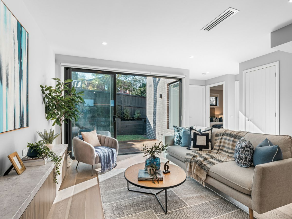5/215 Highfield Road, Camberwell - image 2