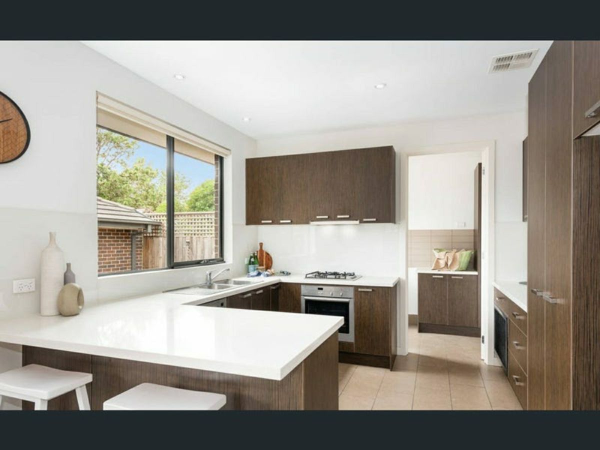 1/27 Surrey Street, Box Hill South - image 2