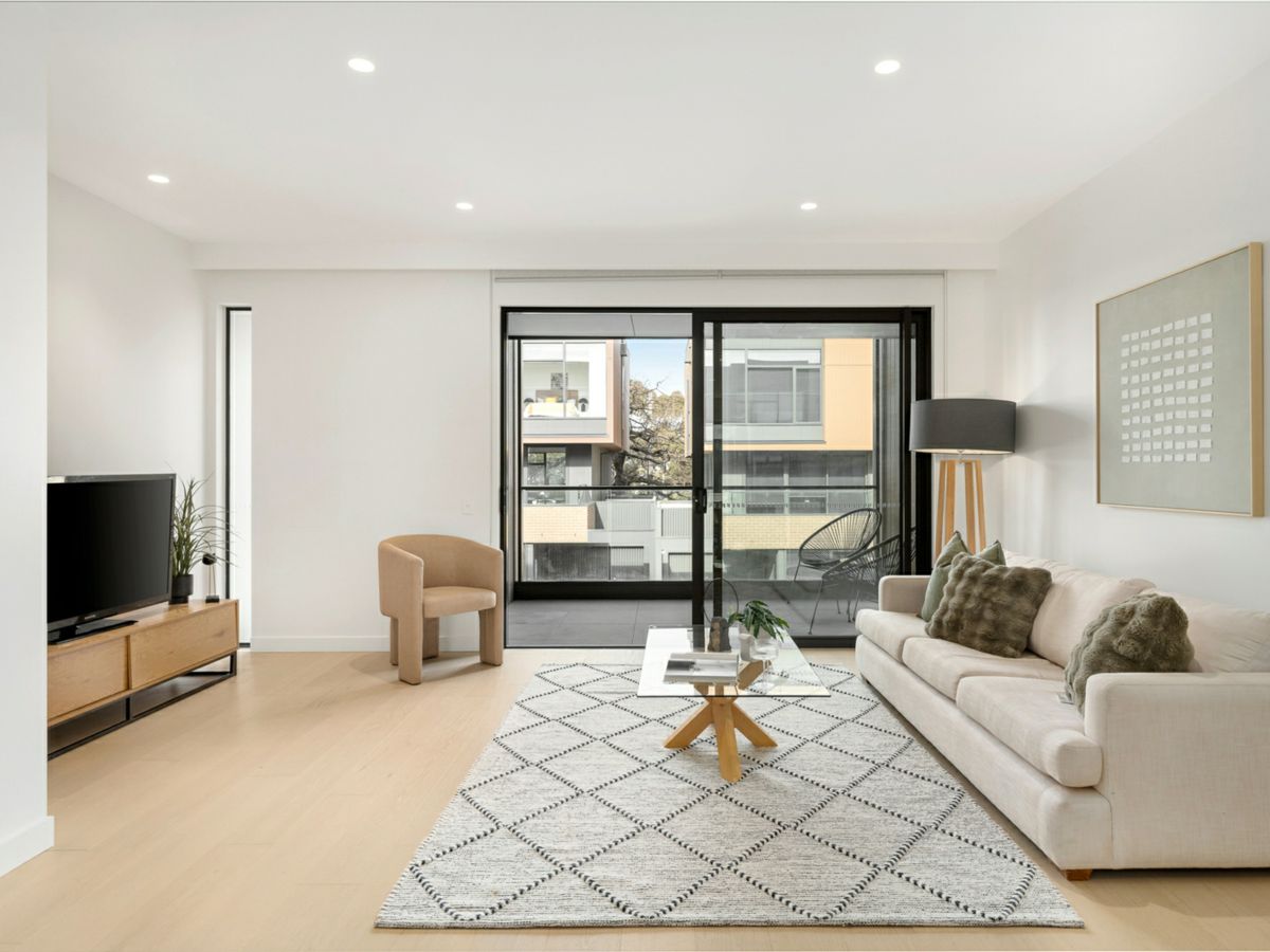 10 Jasmine Circuit, Glen Waverley - image 2