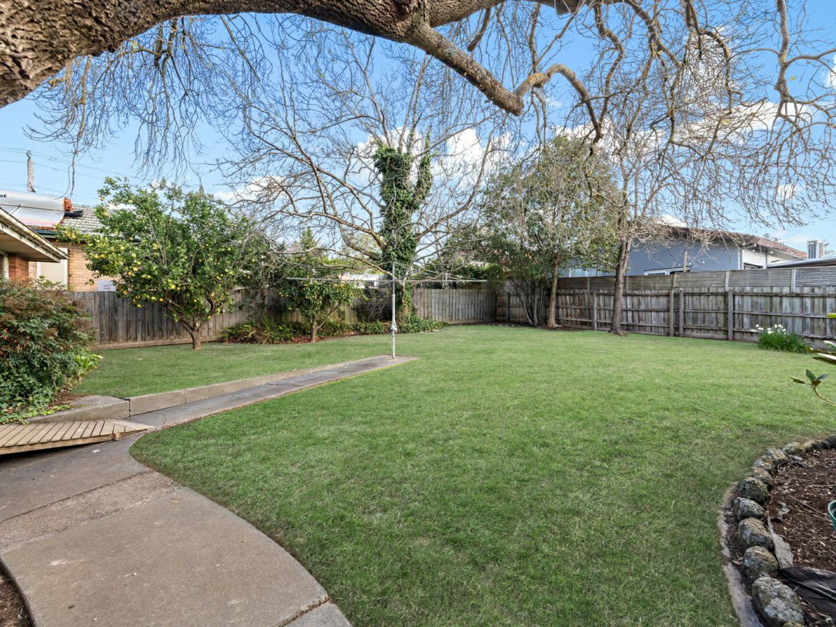 56 Scoresby Road, Bayswater - image 2