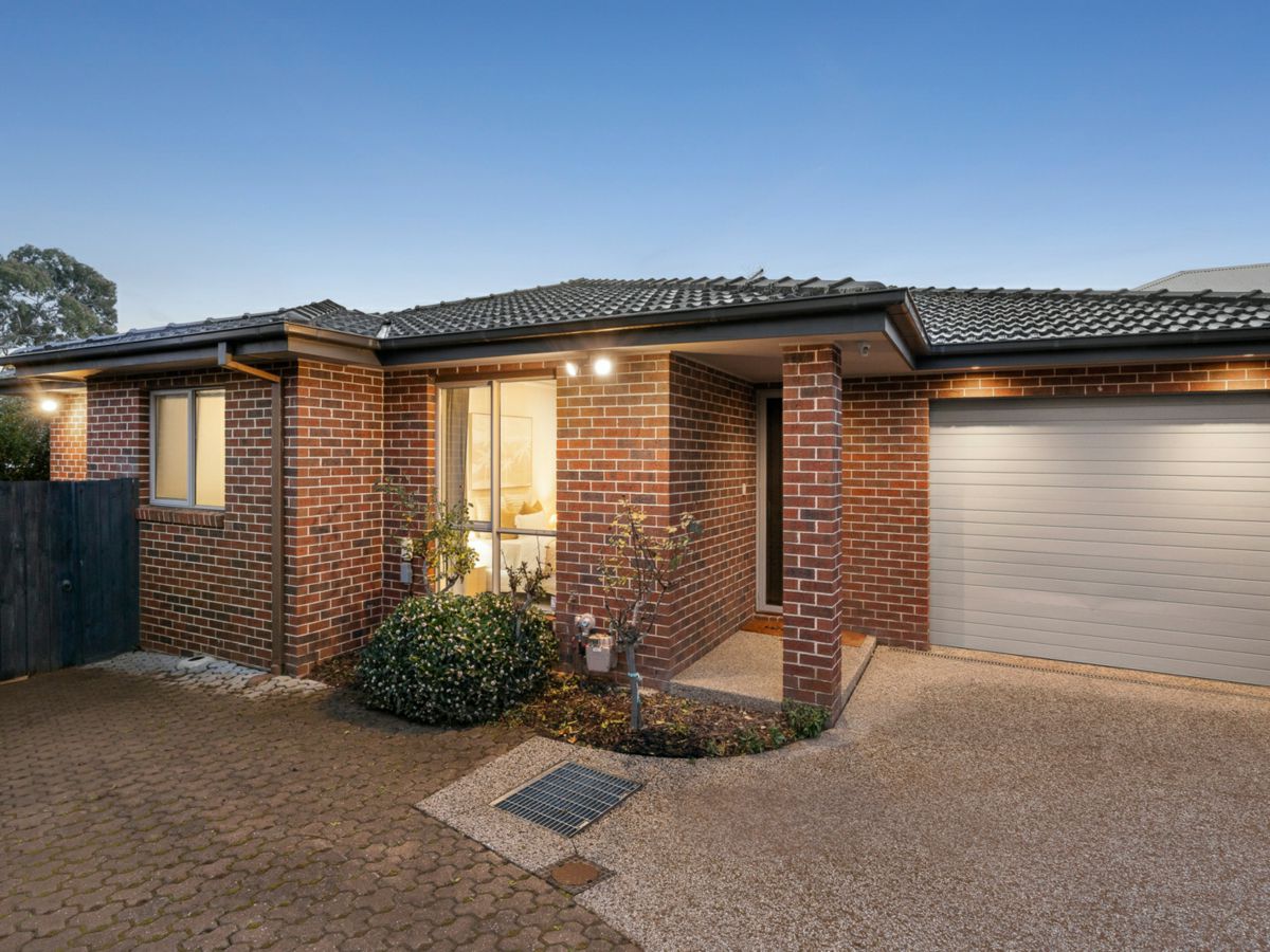 2/22A Hamilton Avenue, Blackburn - image 1