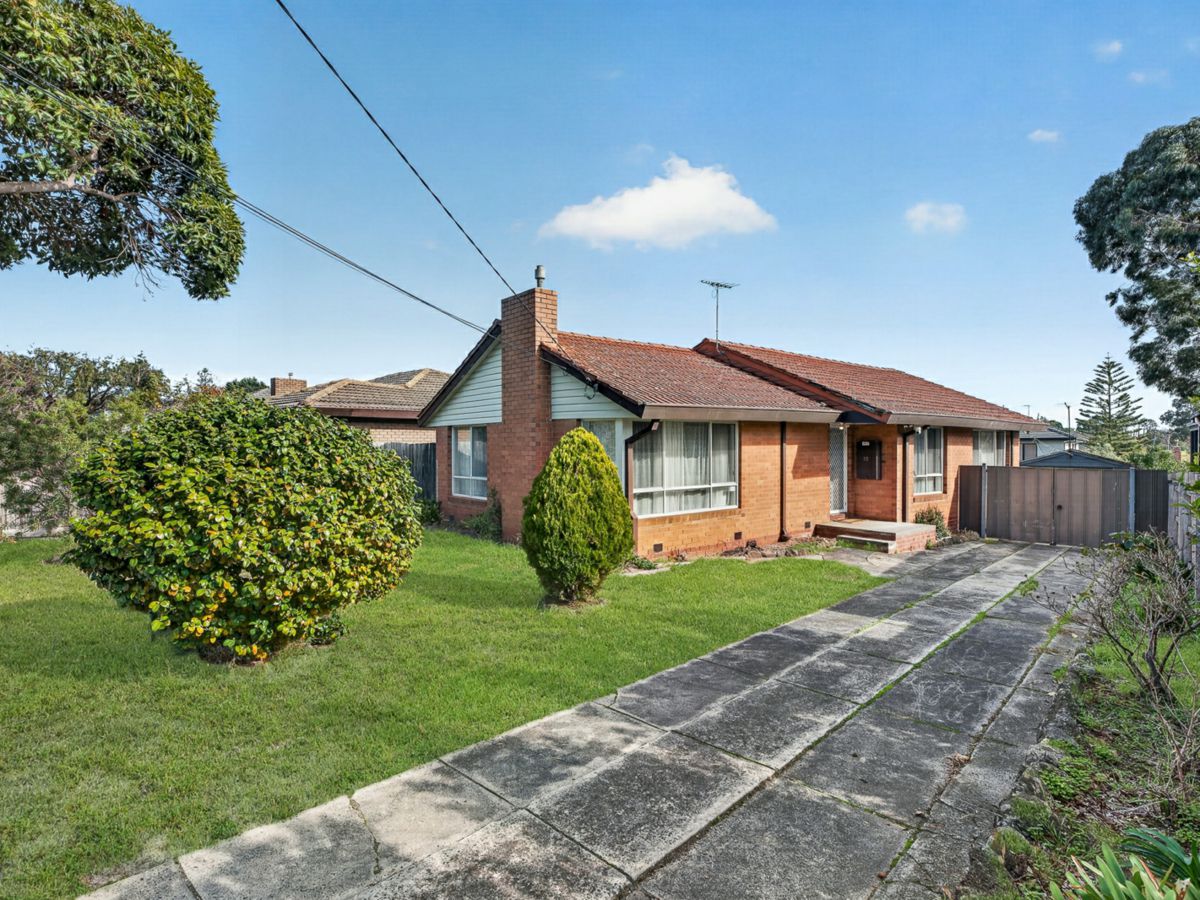 18 Hutchinson Street, Burwood East - image 2