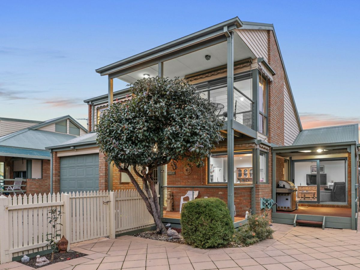 4/6 Beach Grove, Mornington - image 1