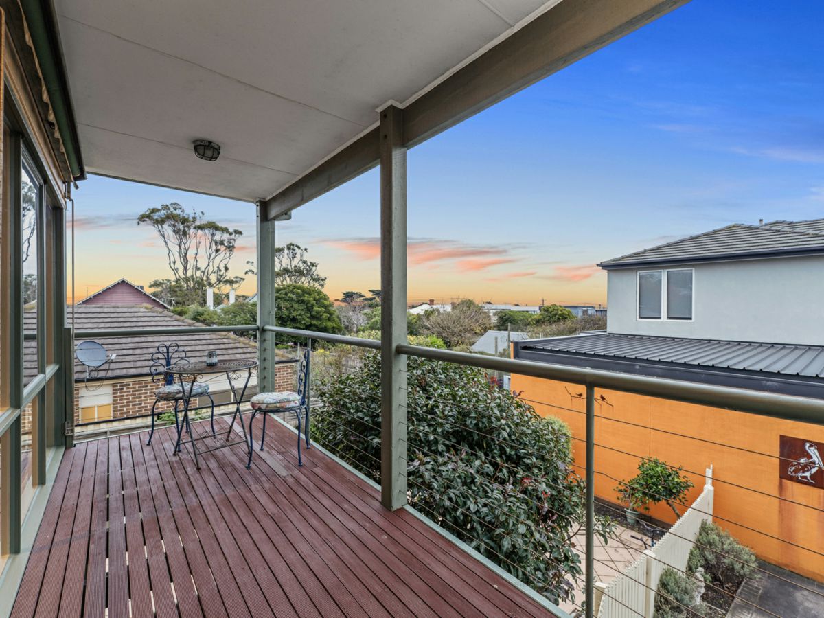 4/6 Beach Grove, Mornington - image 2