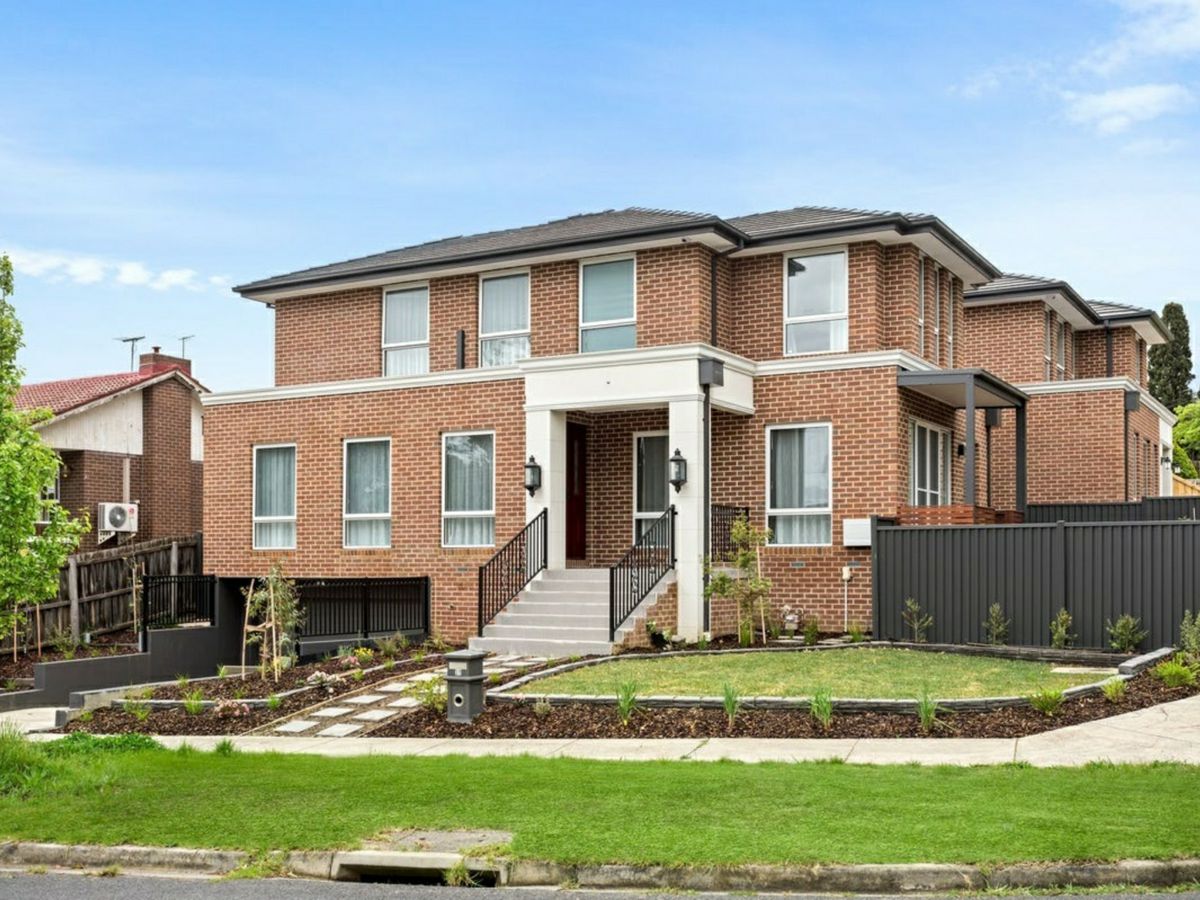 37 Saxonwood Drive, Doncaster East - image 1
