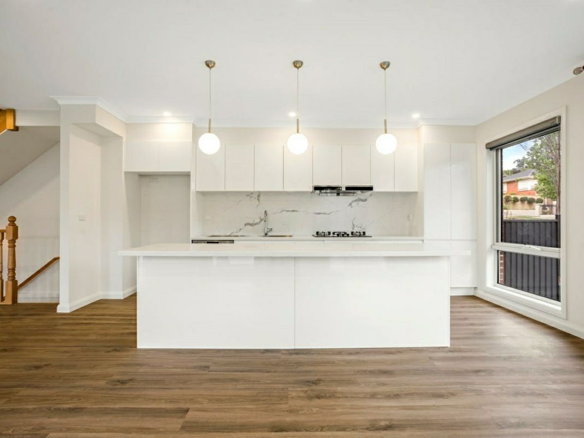 37 Saxonwood Drive, Doncaster East - image 2