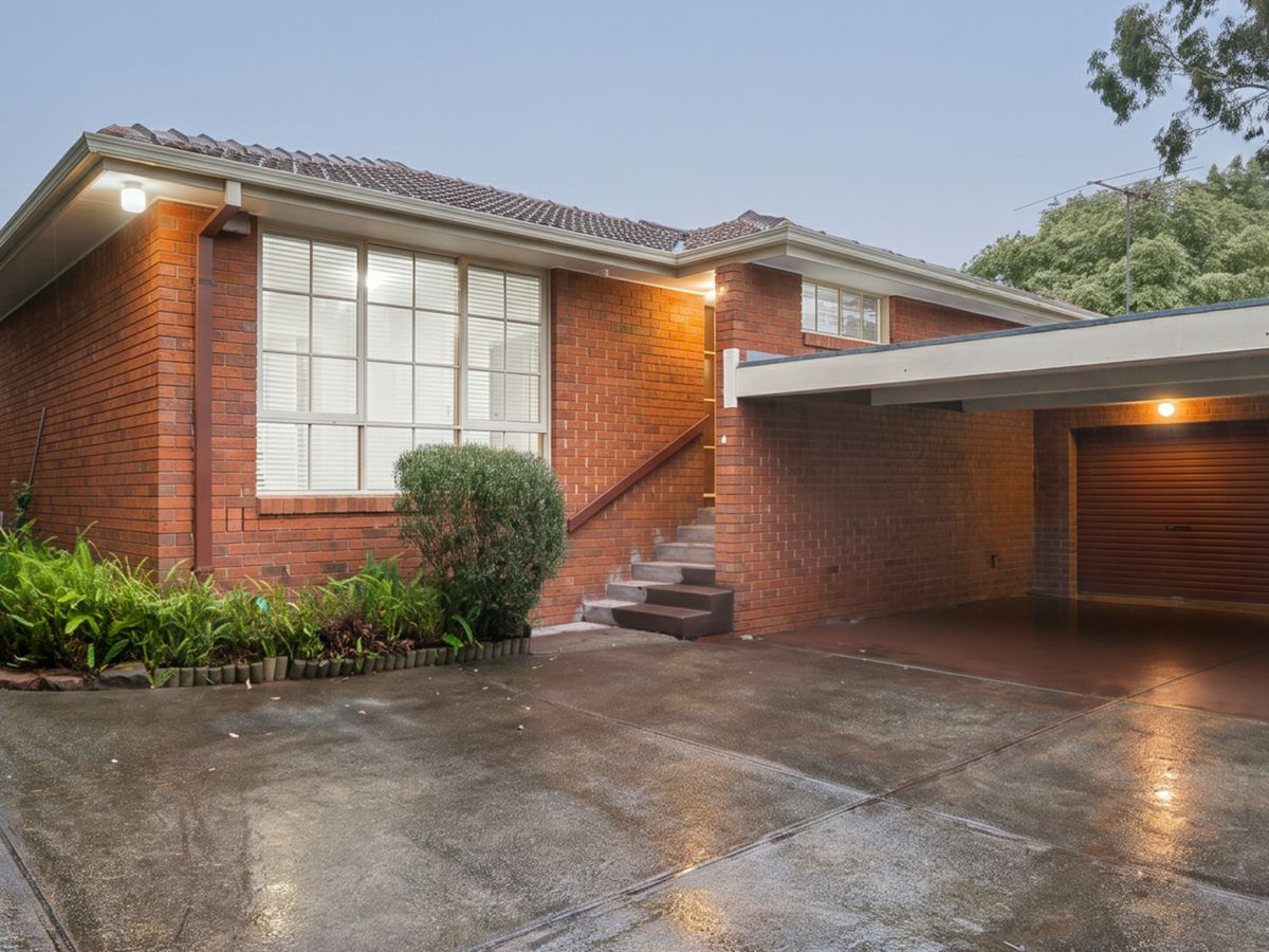 2/31 Glen Ebor Avenue, Blackburn - image 1