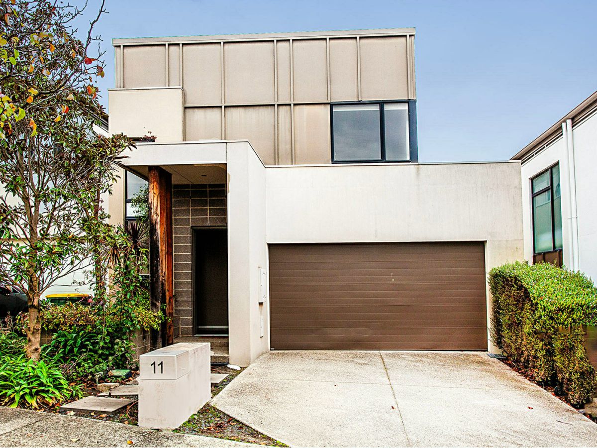 11 Muyan Circuit, Burwood - image 1