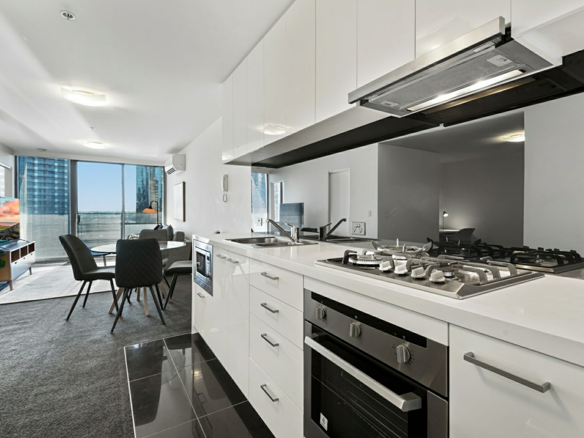 2701/241 City Road, Southbank - image 3