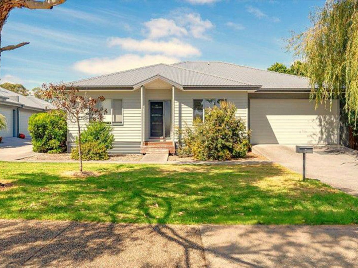 467 Waterfall Gully Road, Rosebud - image 1