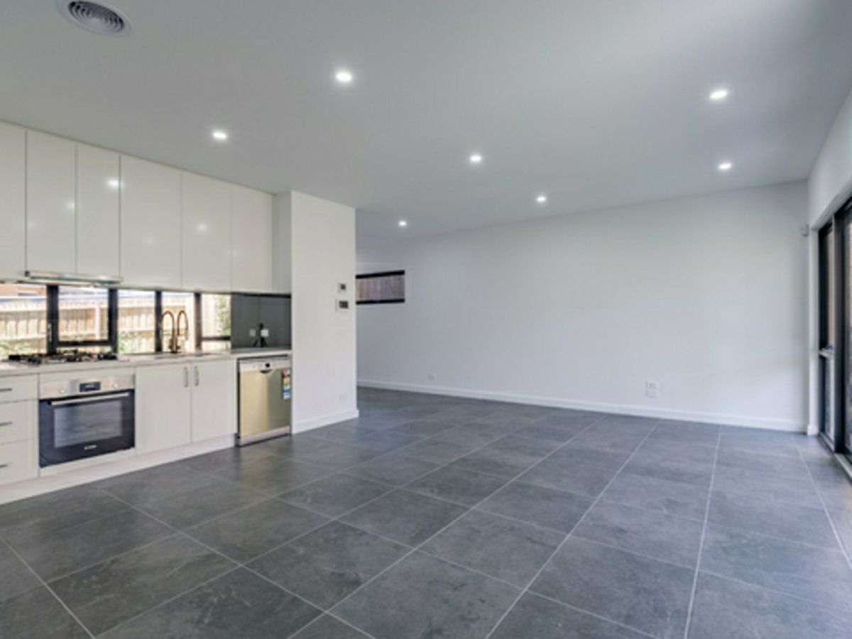 3/36 Thea Grove, Doncaster East - image 2