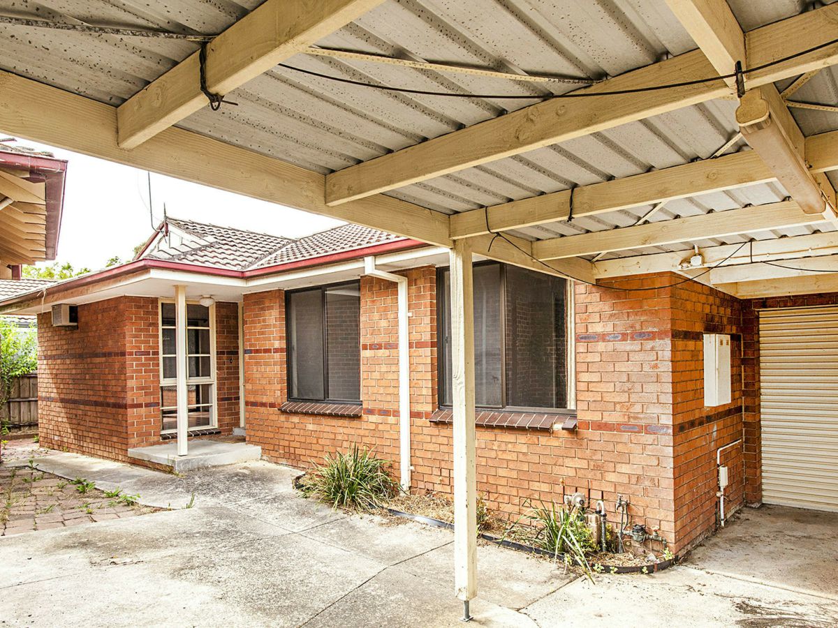 2/62 Pickford Street, Burwood East - image 1