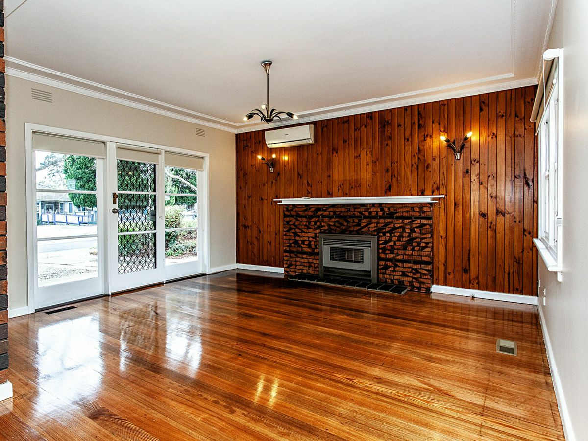 1 Hedge End Road, Mitcham - image 3