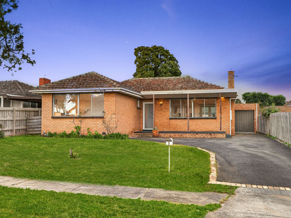 3 Carlyon Court, Springvale - image 1