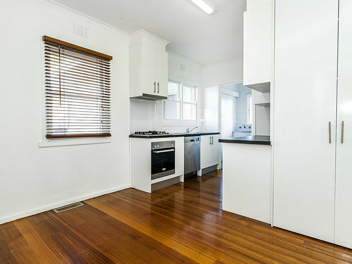 10 Merton Street, Box Hill - image 3