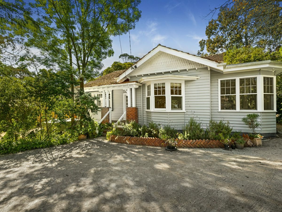 15 Wellington Avenue, Blackburn - image 1