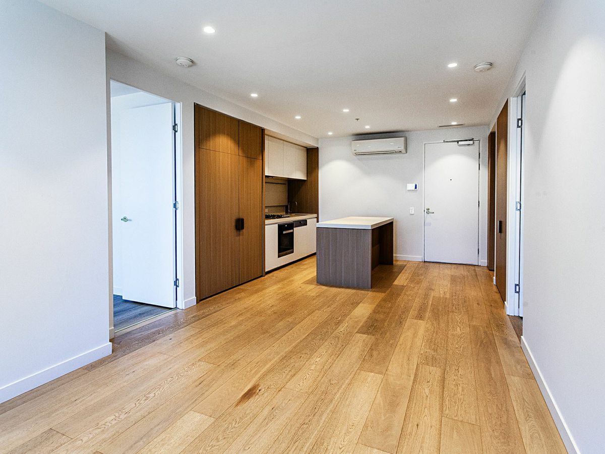 2705/545 Station Street, Box Hill - image 2