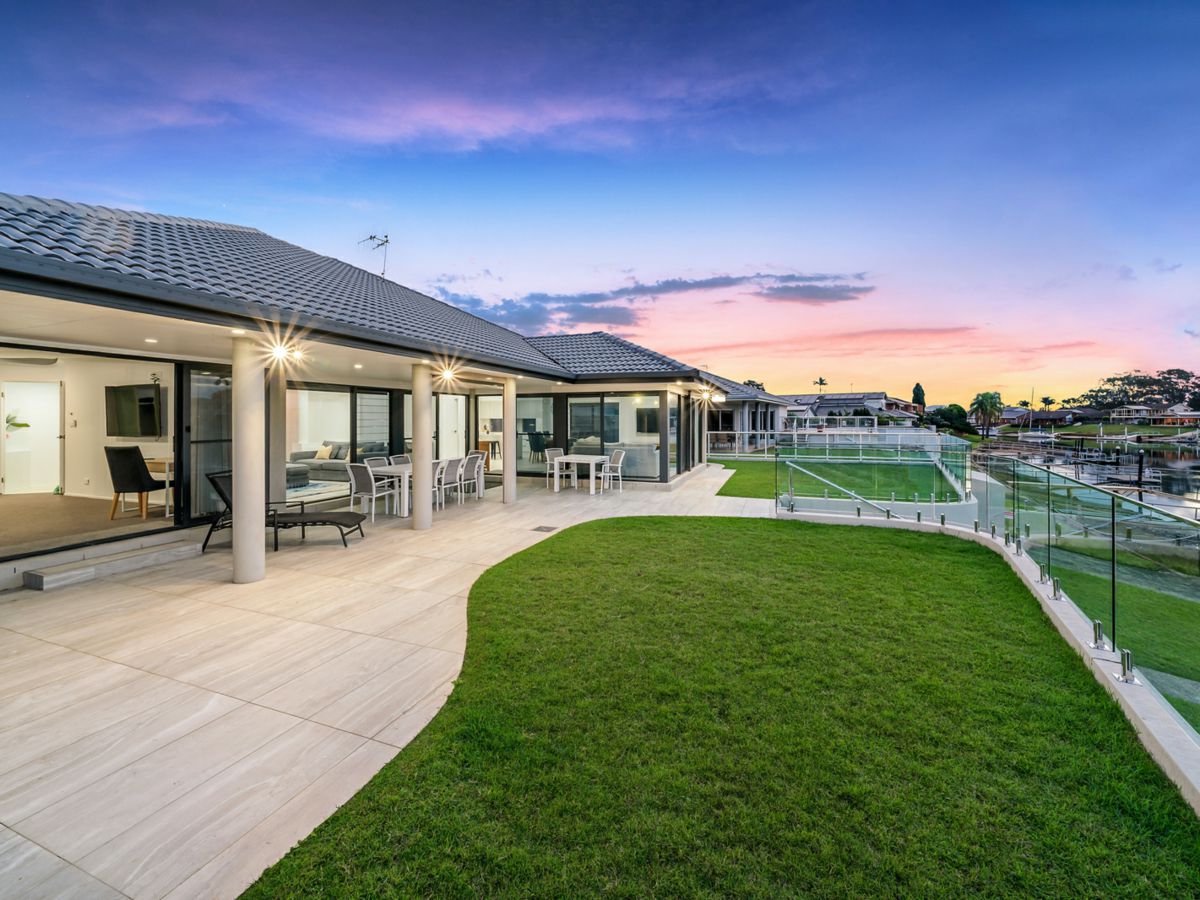 80 Commodore Crescent, Port Macquarie - image 1