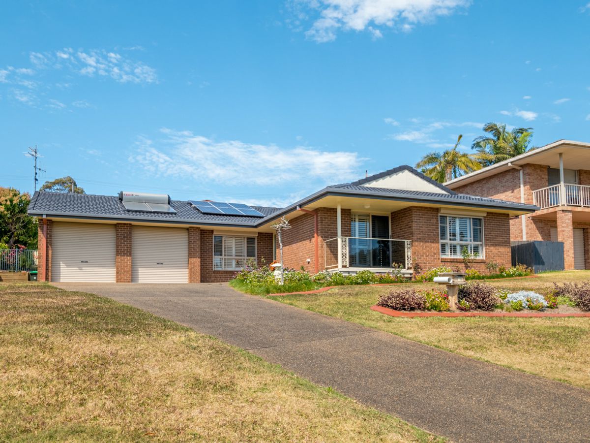 6 Spindrift Row, Port Macquarie - image 1