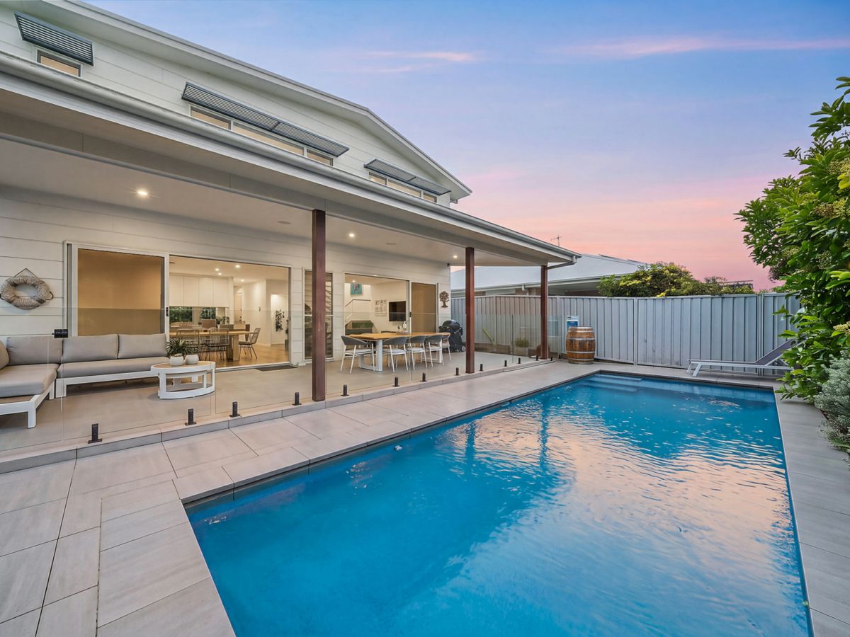 17 Aquarius Avenue, Lake Cathie - image 2