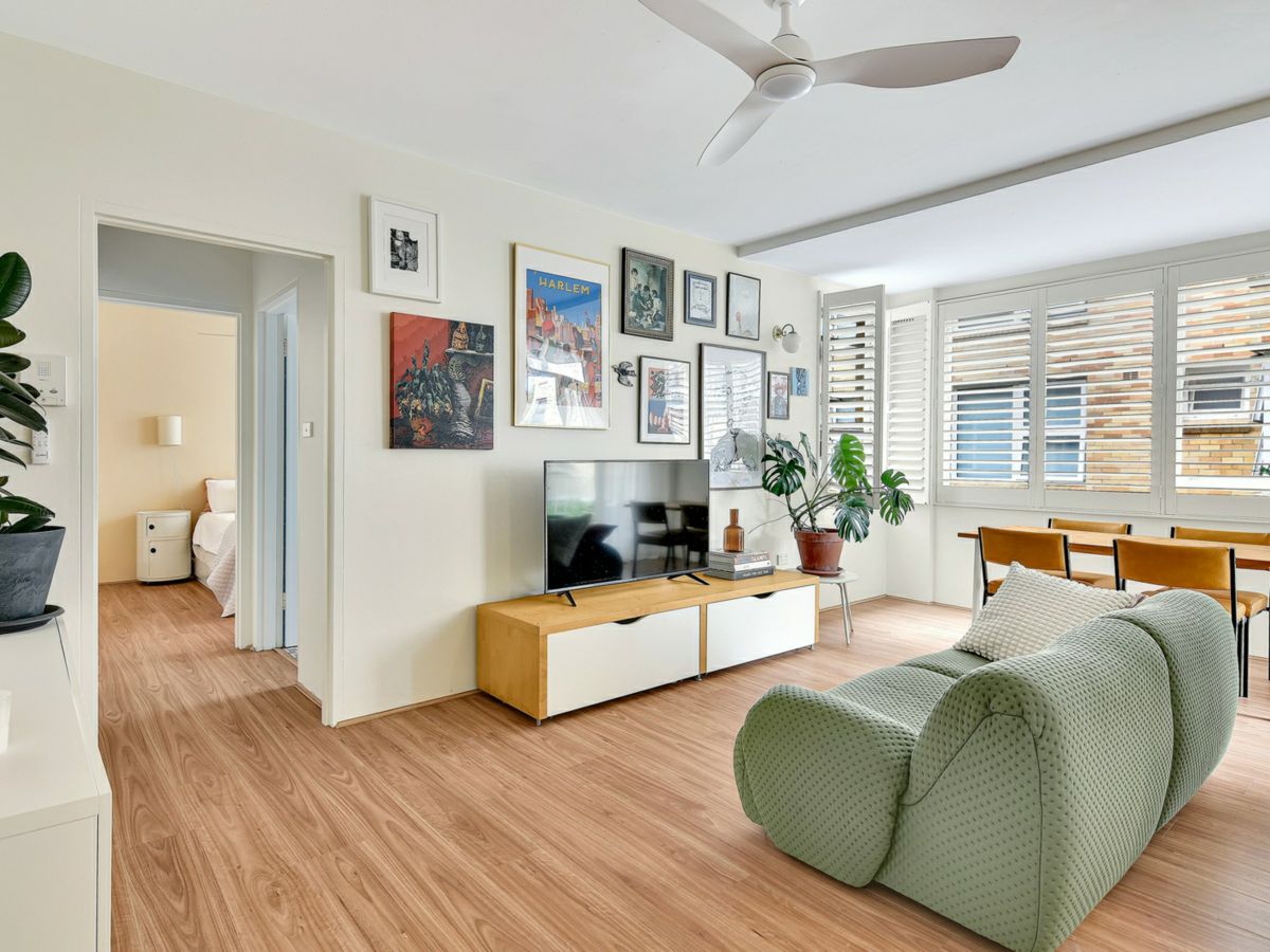 2/75 Bradleys Head Road, MOSMAN