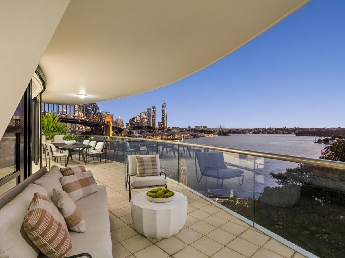 6/3 Northcliff Street, Milsons Point - image 1