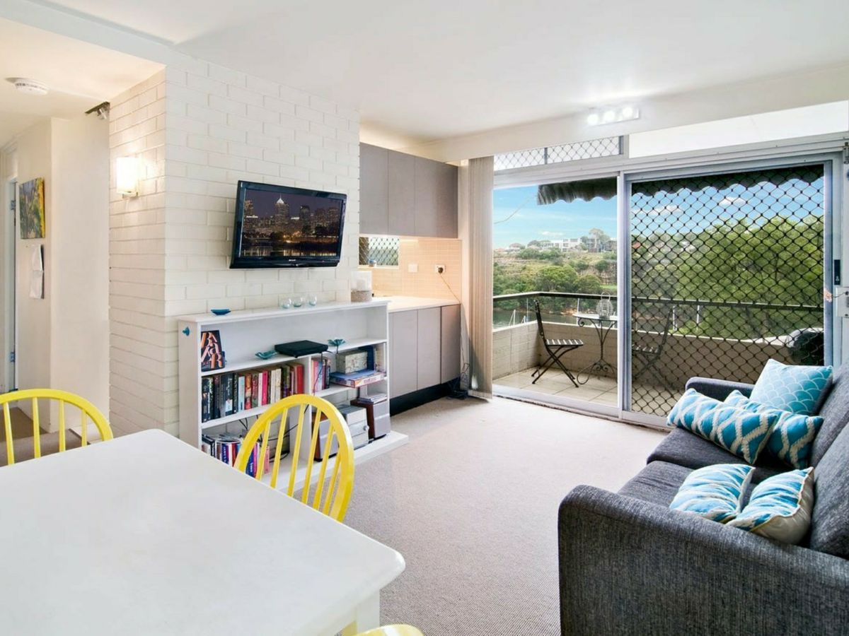 4/9 Commodore Crescent, McMahons Point - image 1