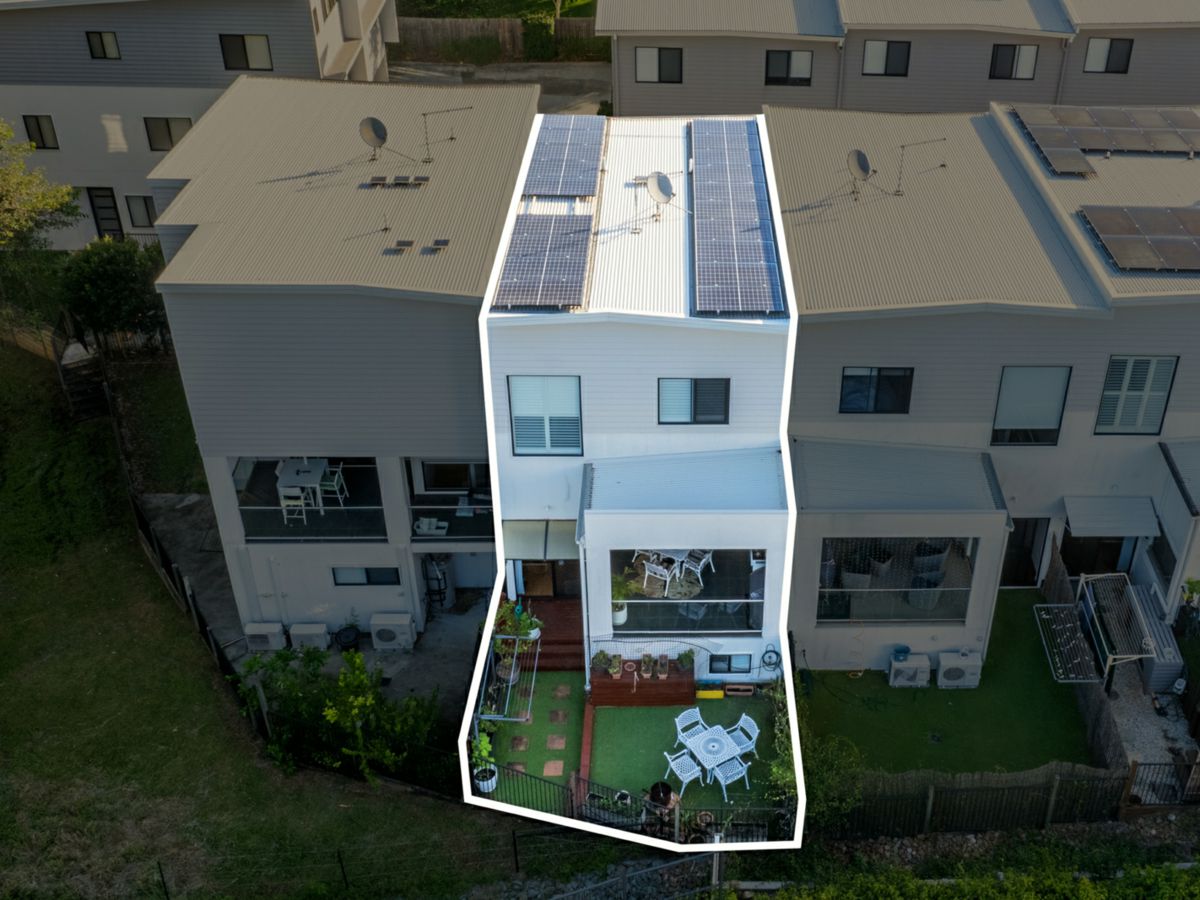 18/15 Oasis Close, Manly West - image 1