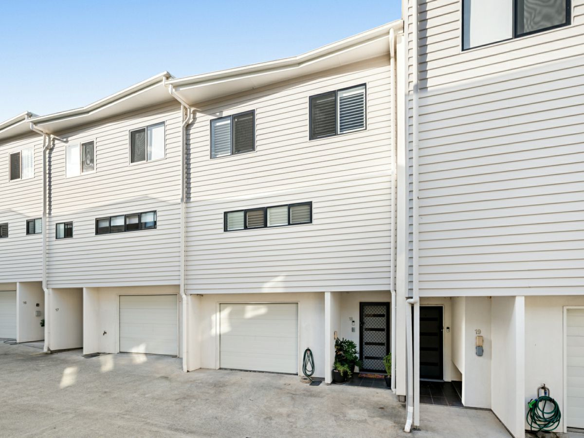18/15 Oasis Close, Manly West - image 2