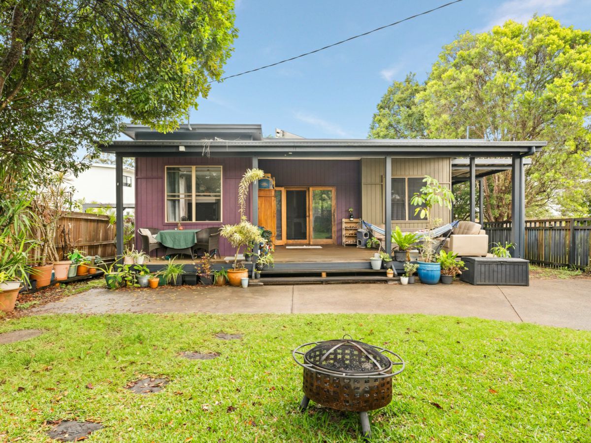 221 Whites Road, Lota - image 1