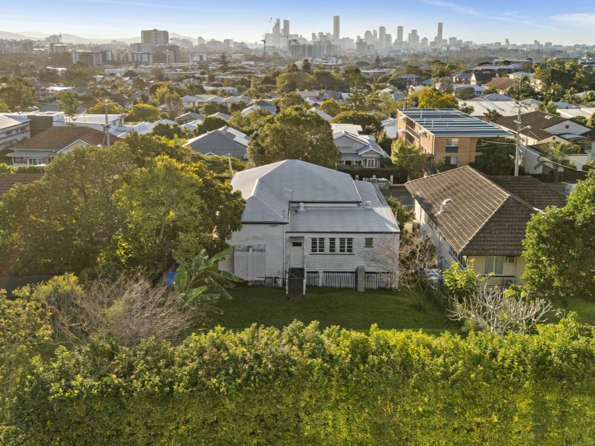 39 Chatsworth Road, Greenslopes - image 1