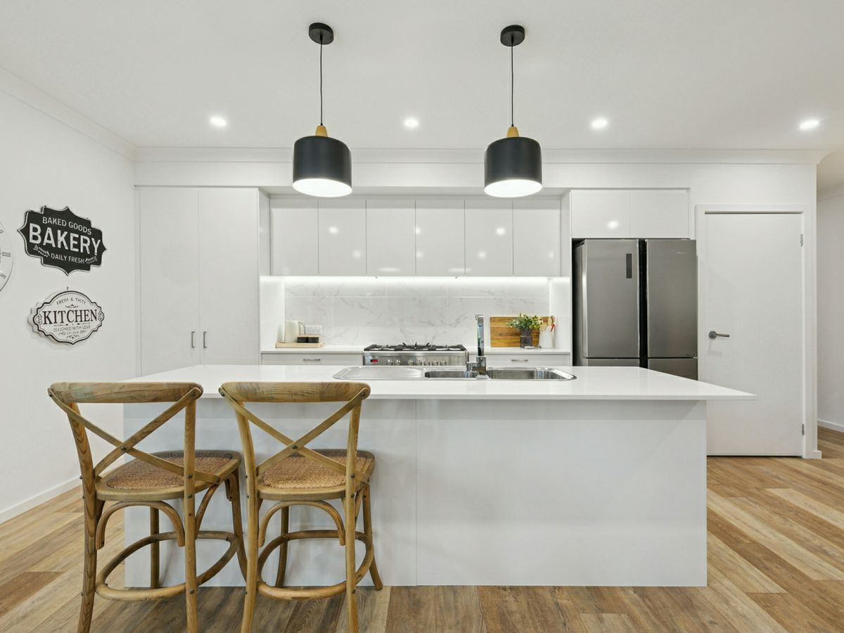 8 Riverdale Close, Rutherford - image 2