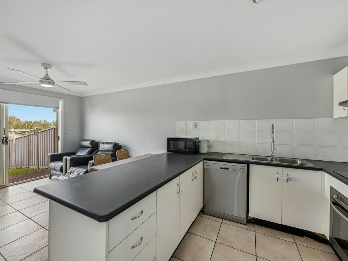 2/14 Harriet Close, Raymond Terrace - image 2