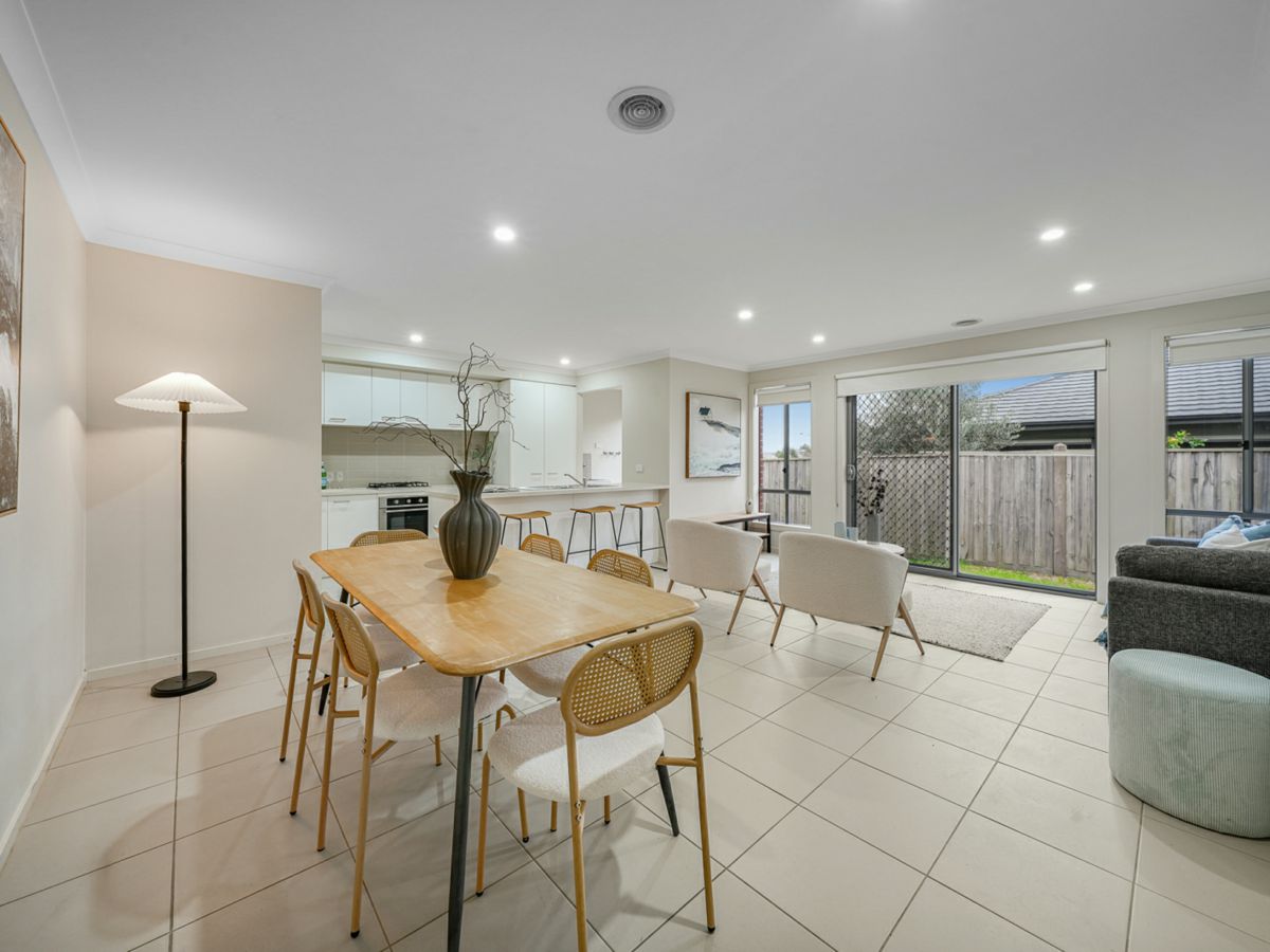 13 Kenora Way, Mickleham - image 3
