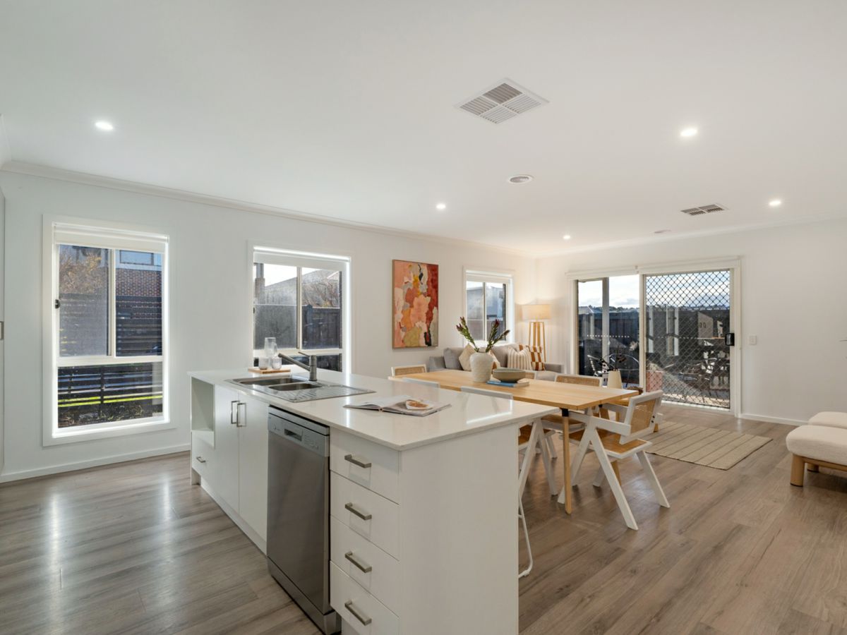 75 Hillview Road, Greenvale - image 2