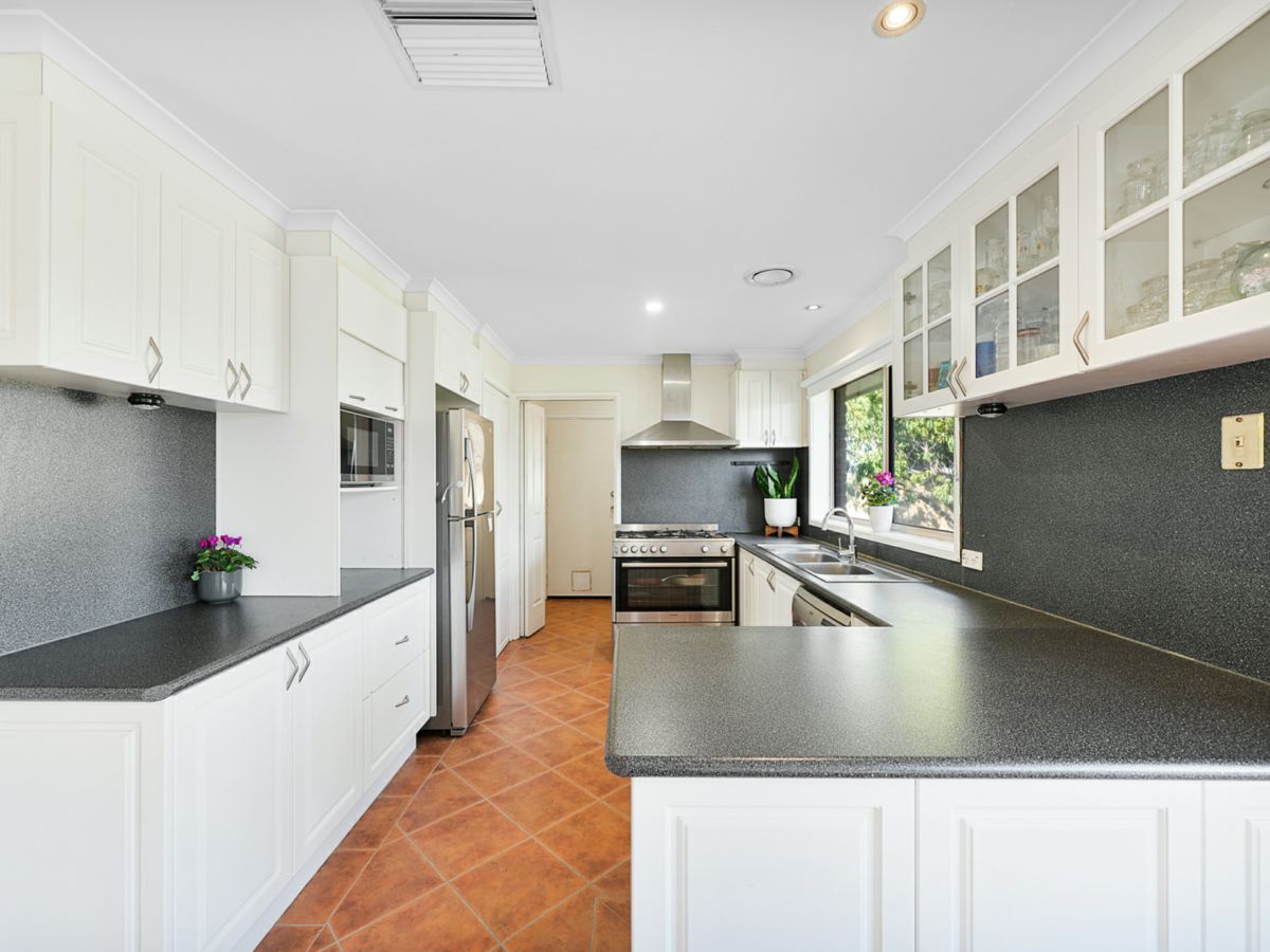 9 Rokeby Crescent, Craigieburn - image 3
