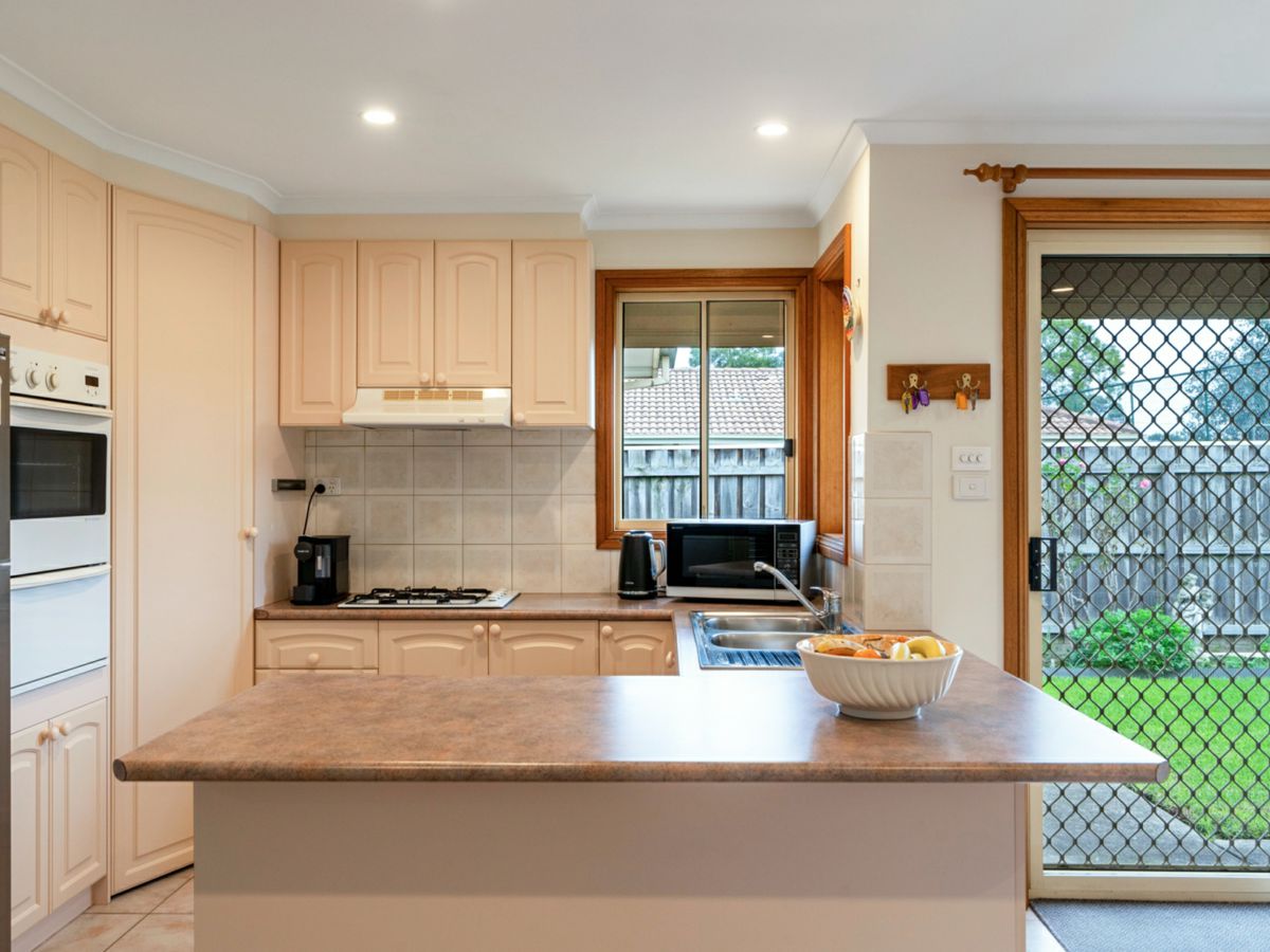 11 Smeaton Court, Craigieburn - image 2