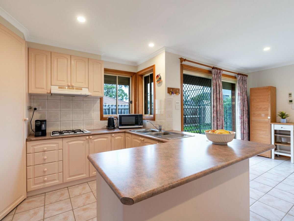 11 Smeaton Court, Craigieburn - image 3