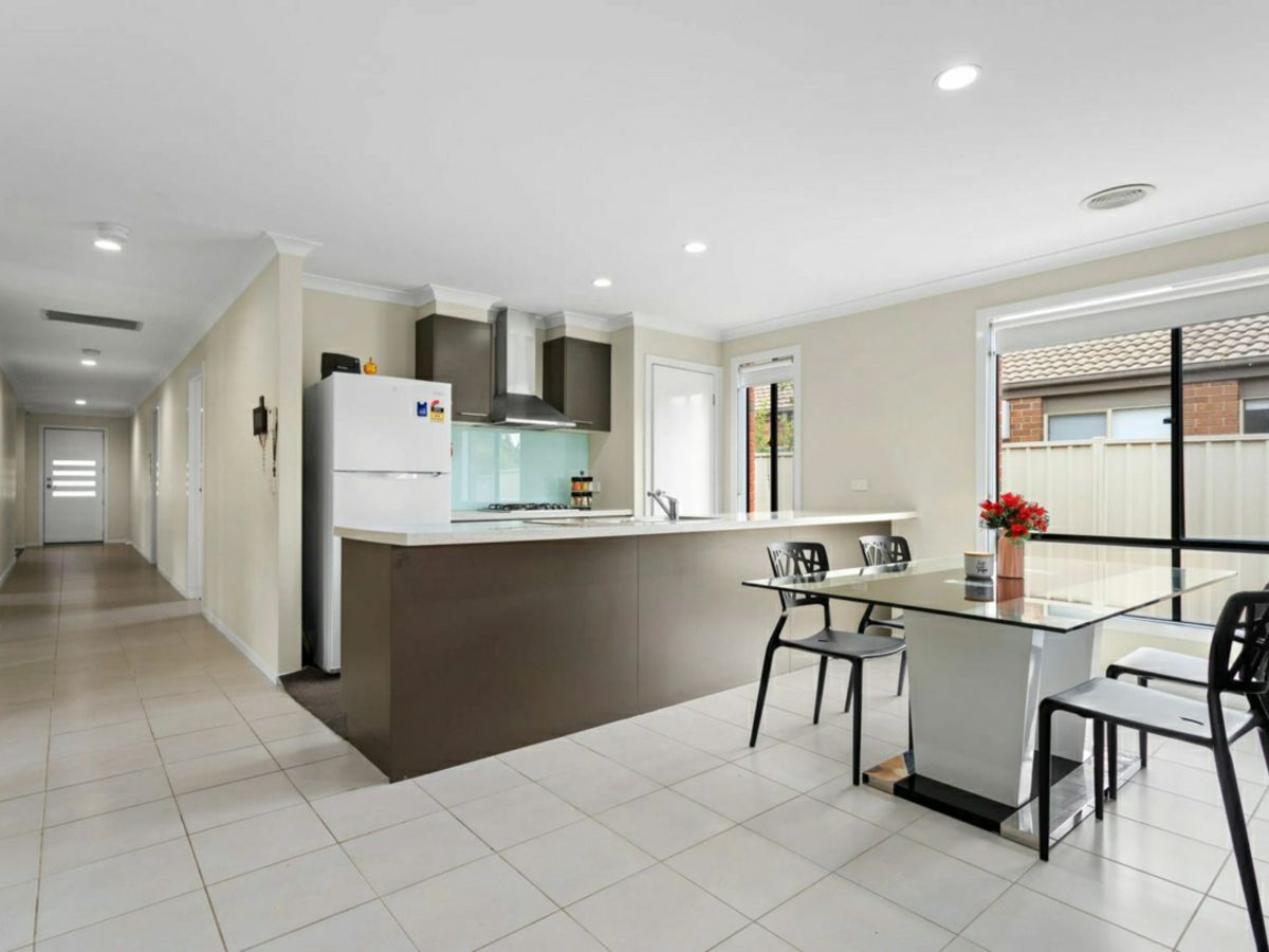 27 Pearl Drive, Craigieburn - image 3