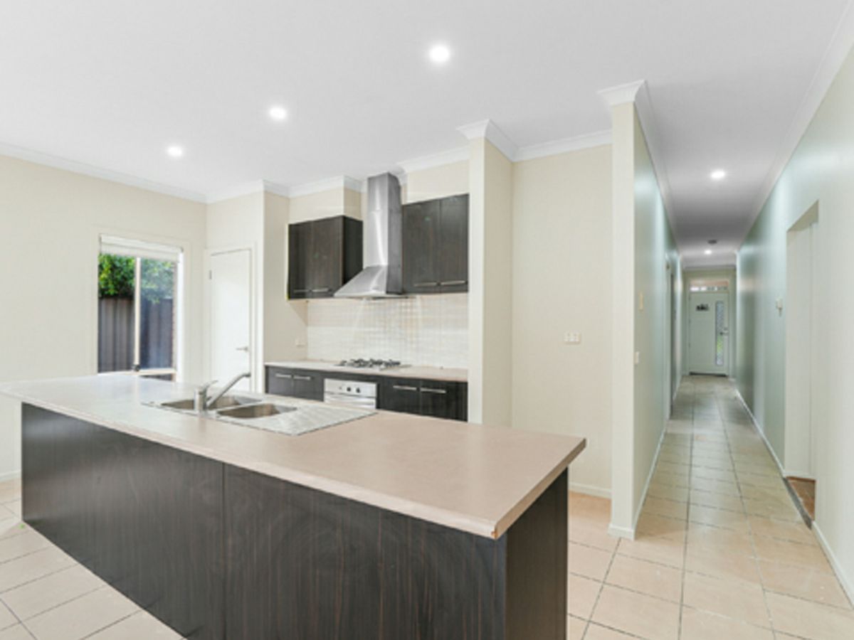 12 Waterway Street, Craigieburn - image 3