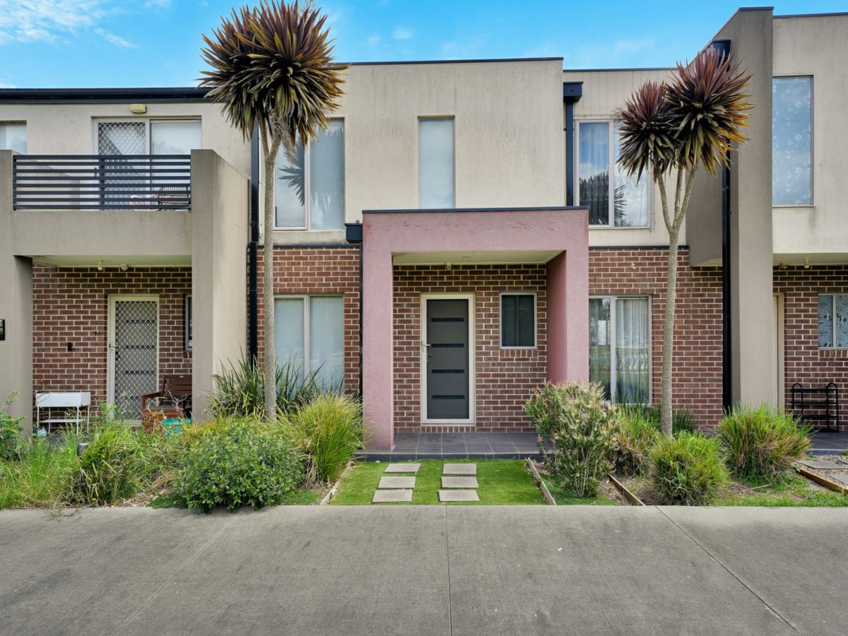 18/335 Grand Boulevard, Craigieburn - image 1