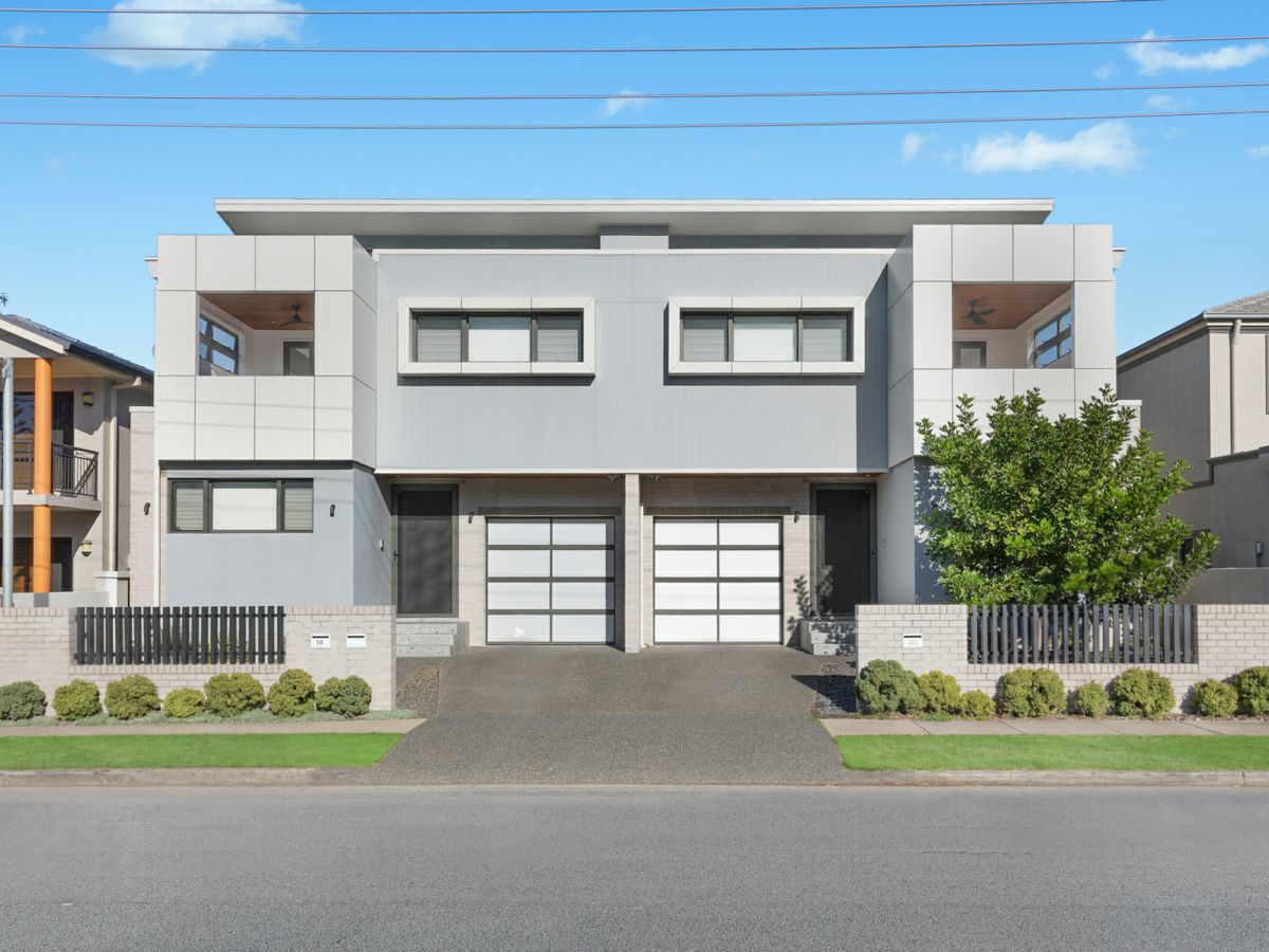 2/3 Lingard Street, Merewether - image 1