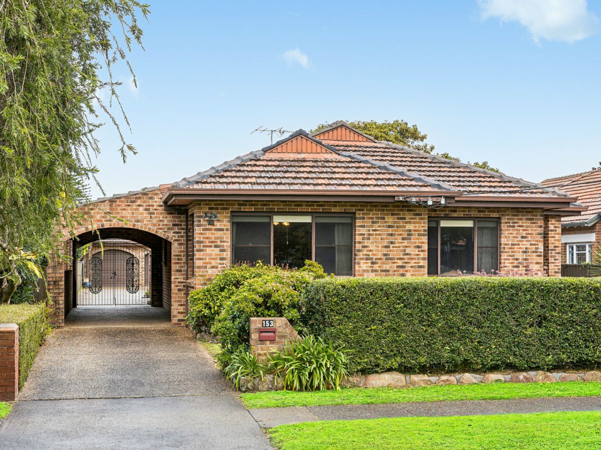 153 Parkway Avenue, Hamilton South - image 1