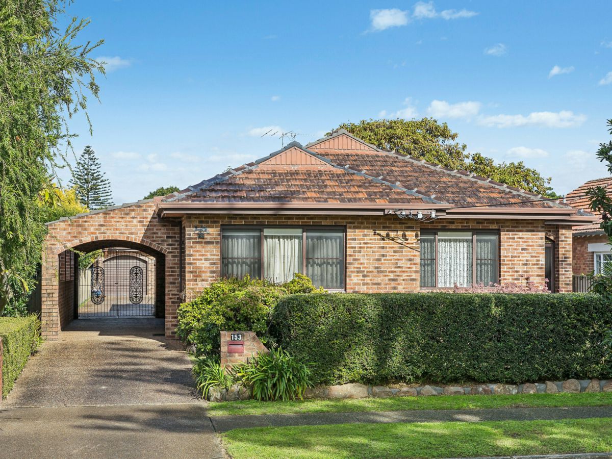 153 Parkway Avenue, Hamilton South - image 1