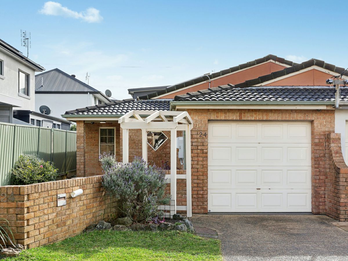 24 Buchanan Street, Merewether - image 1