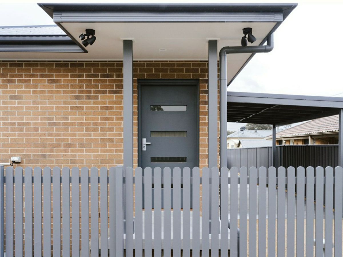 2/141A Northcote Street, Aberdare - image 1